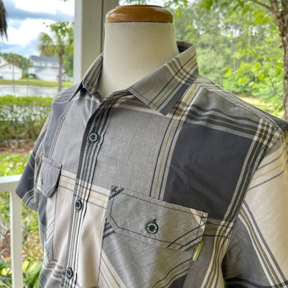 Kathmandu Short Sleeve Check Plaid Button Down Shirt. Large - Picture 4 of 13
